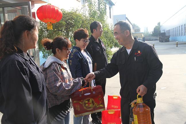 1579399826606791.jpg 壯麗七十年 禮贊勞動者 集團公司工會國慶前夕慰問勞模工匠30.jpg